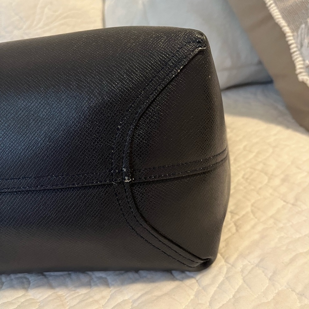 Coach EUC Reversible Navy & flower Tote with Structured Design and Gold Accents - Picture 7 of 14